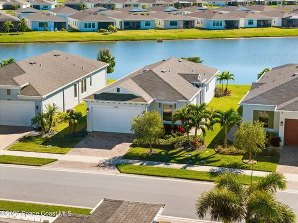 1692 Great Belt Cir, Melbourne, FL 32940