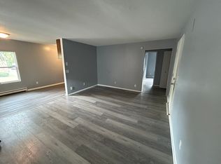 1539 Brooke Park Dr #8, Toledo, OH 43612