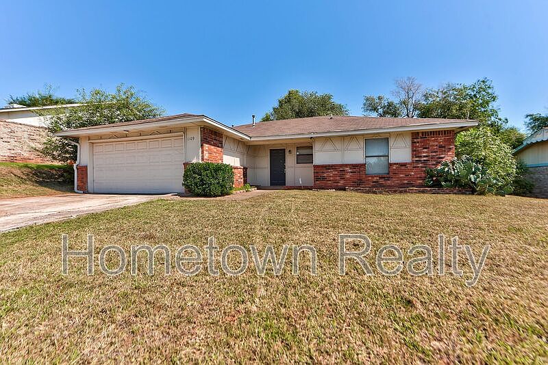 1st image of 1109 NE 5th Ter