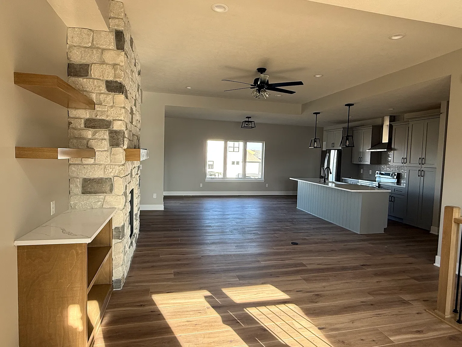 5 bed, 3050 sqft, $3,950 — Photo 4