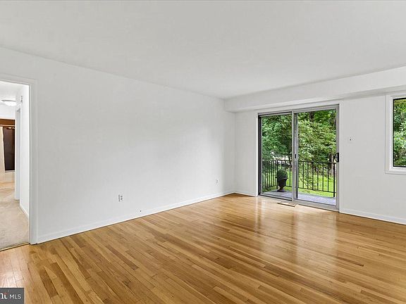 5th image of 10518 Weymouth St APT 102