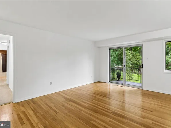 10518 Weymouth St APT 102, Bethesda, MD 20814
