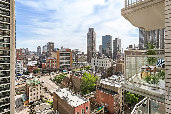 Sold by Nest Seekers International | media 3