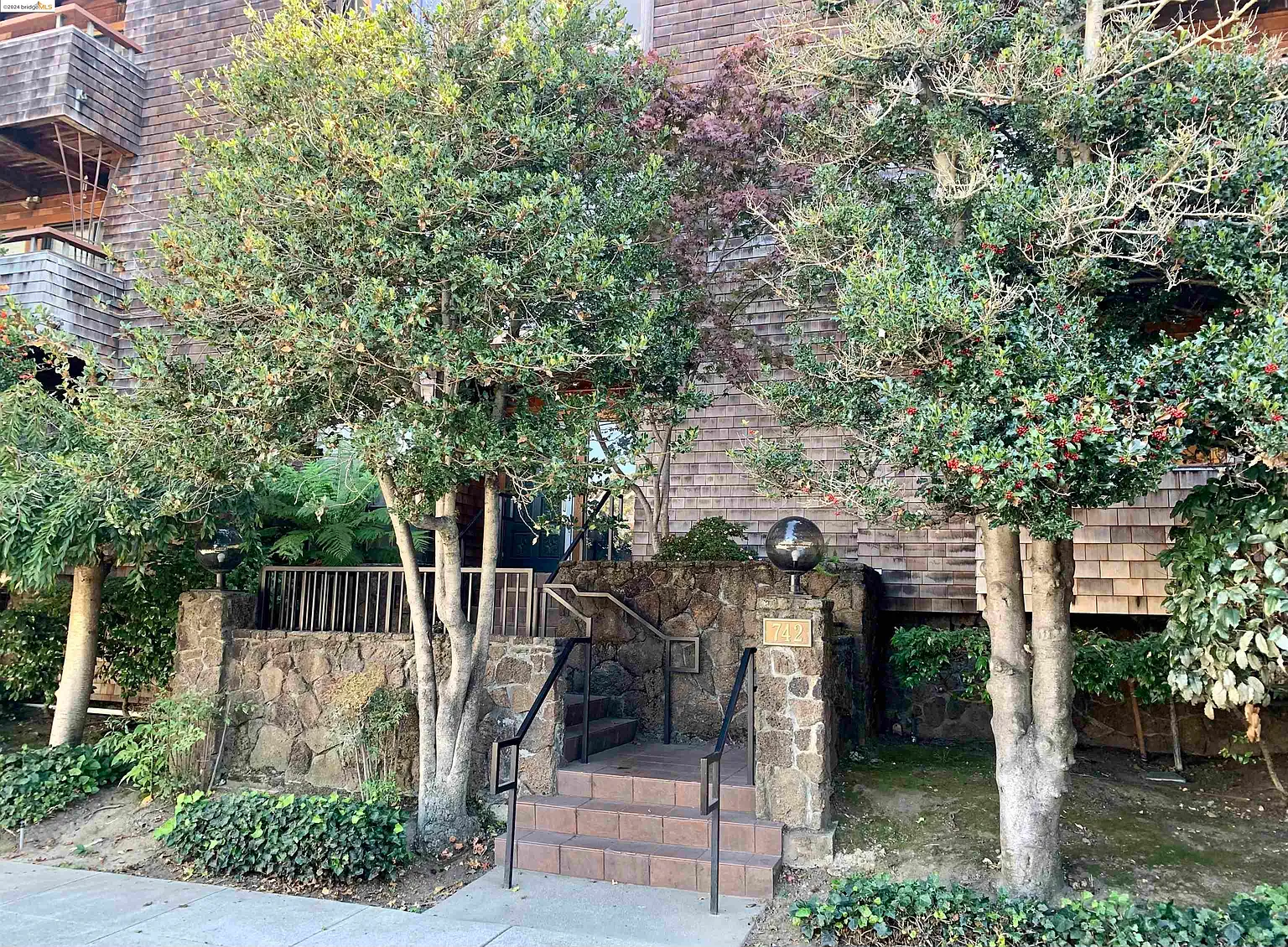 742 Wesley Way APT 1E photo 1