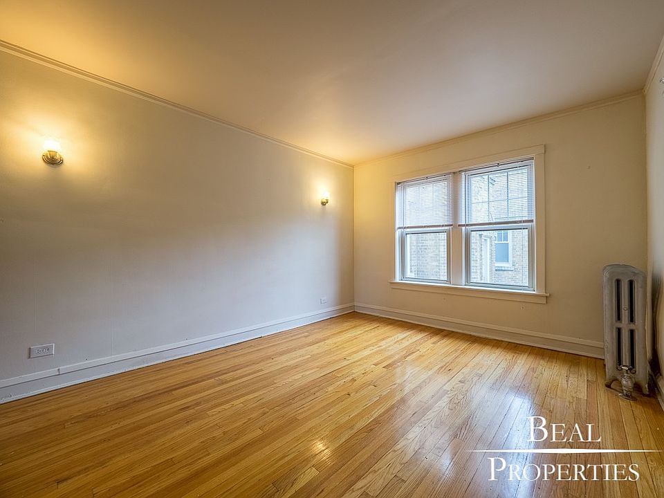 1st image of 2102 W Ainslie St #W2
