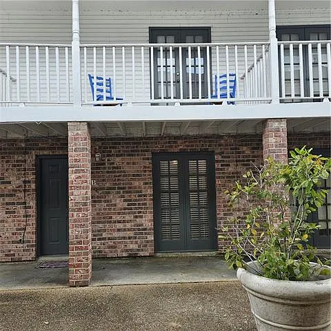 58 Carriage Ln #B