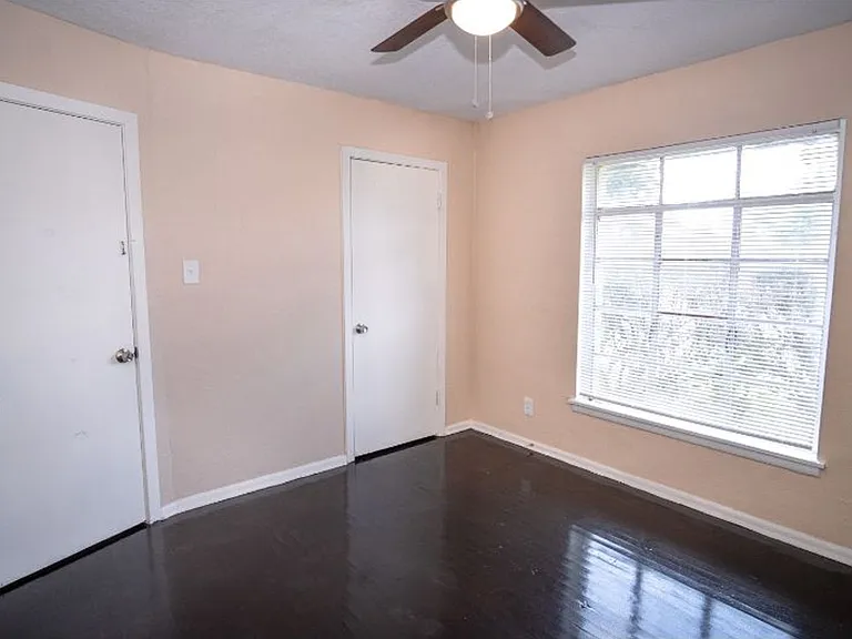 406 Como St — Photo 14