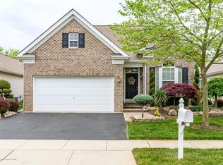 54 Maremanna Dr, Manalapan, NJ 07726