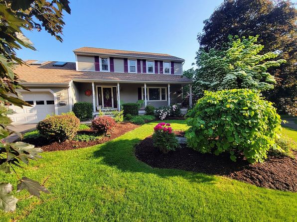 30 Ridgewood Ln