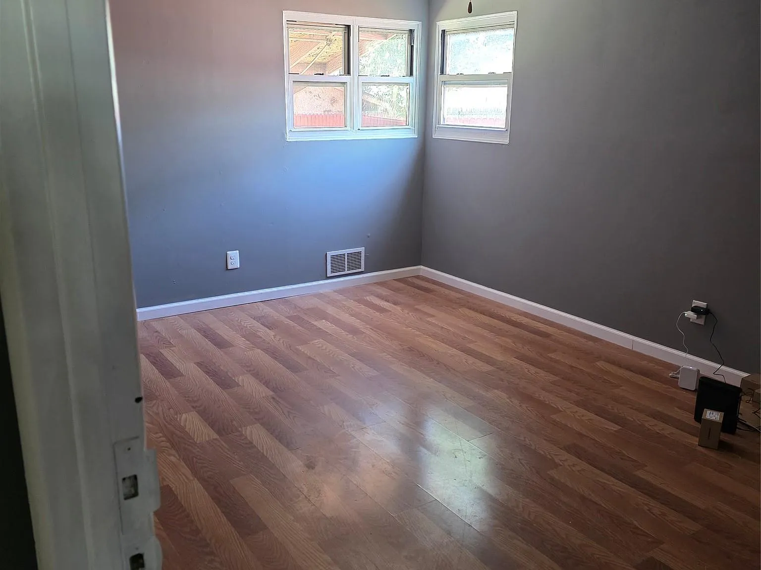 3 bed, 1.0 bath, 1188 sqft, $4,300 — Photo 2