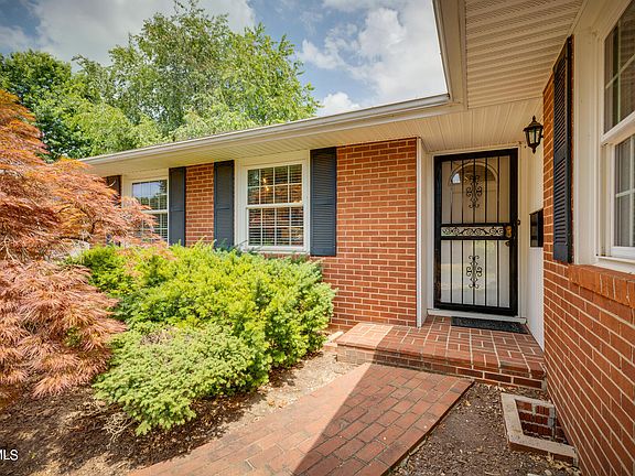 4th image of 2149 Swannanoa Ave