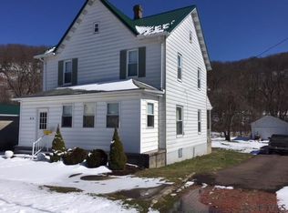 813 Walker St, Garrett, PA 15542