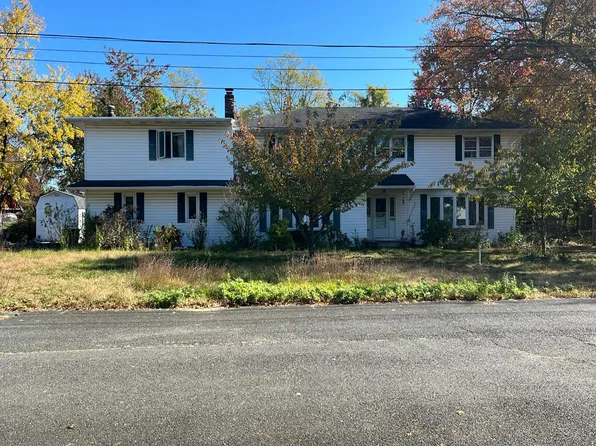 2 Konish Dr, Middletown, NJ 07748