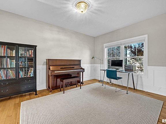 4th image of 1613 Kensington Dr