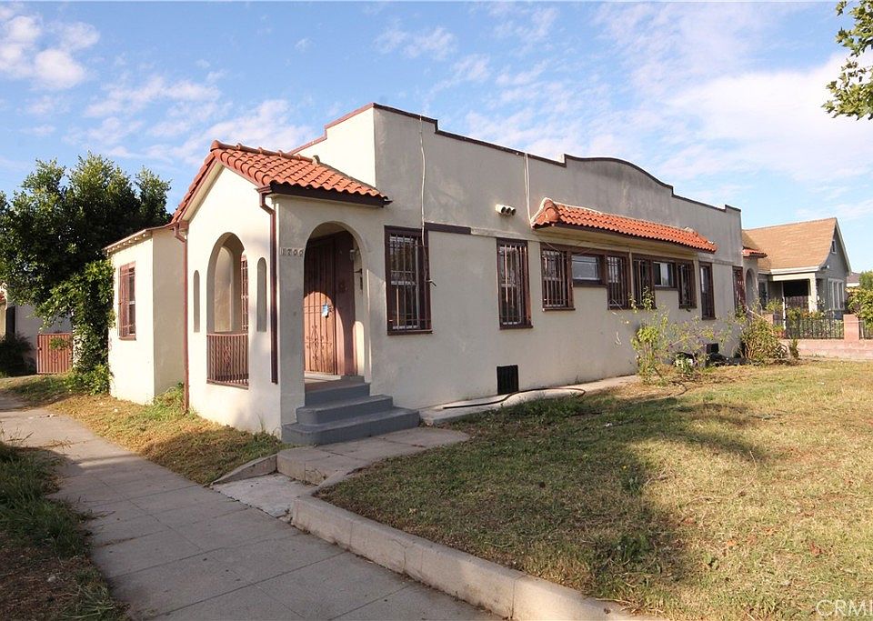 1st image of 3959 S Saint Andrews Pl