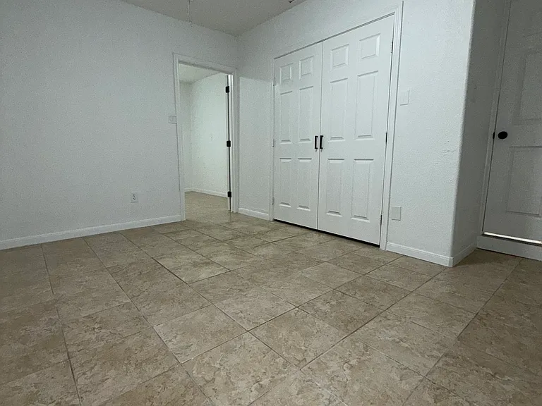 11625 Downey St — Photo 6