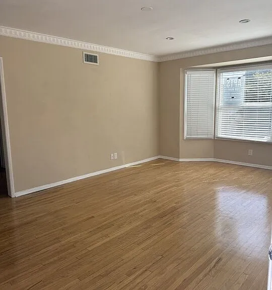 1752 Glendon Ave — Photo 3
