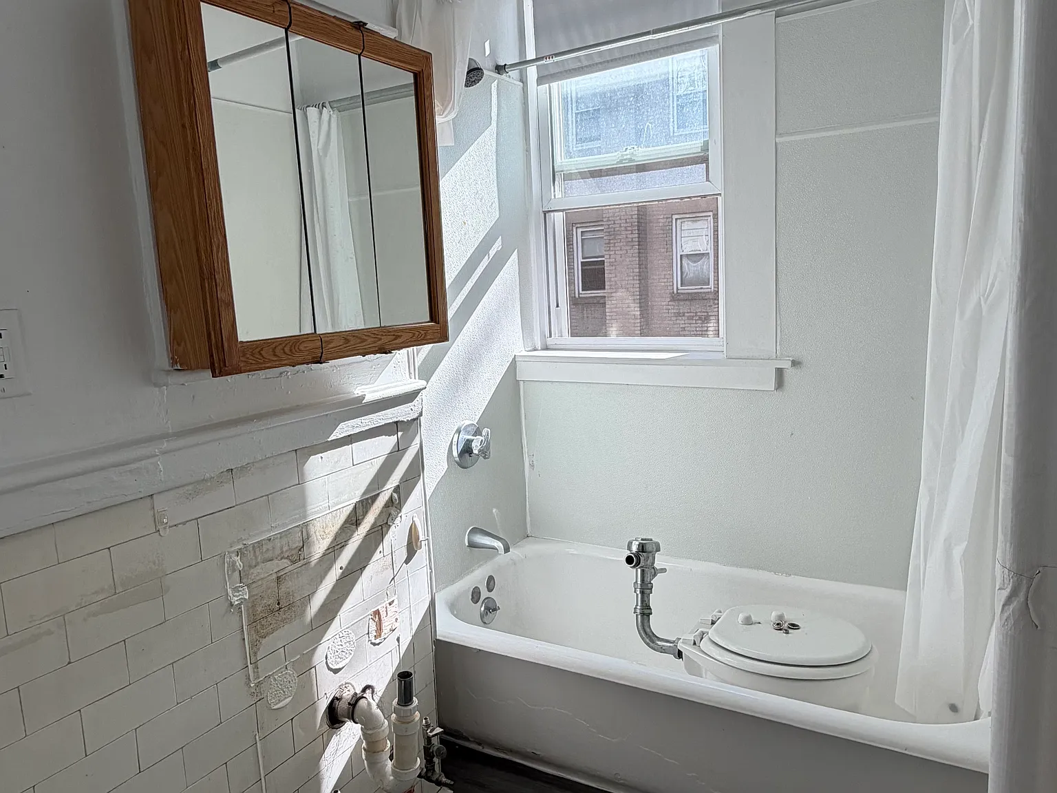 Studio, $2,275 — Photo 4