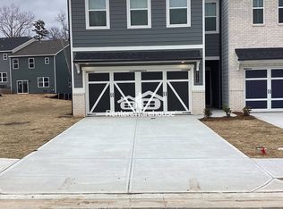 5340 Melbourne Ln, Flowery Branch, GA 30542