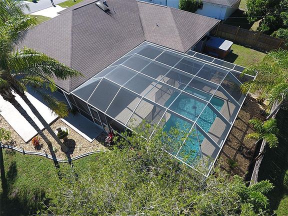 5th image of 20432 Laverne Ave