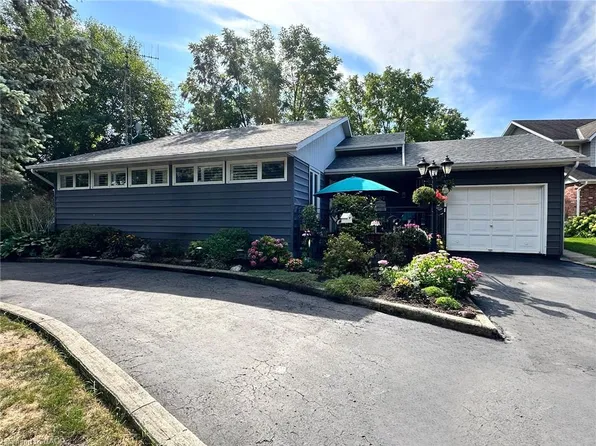 102 Jarrett Pl, Haldimand County, ON N1A 3E5