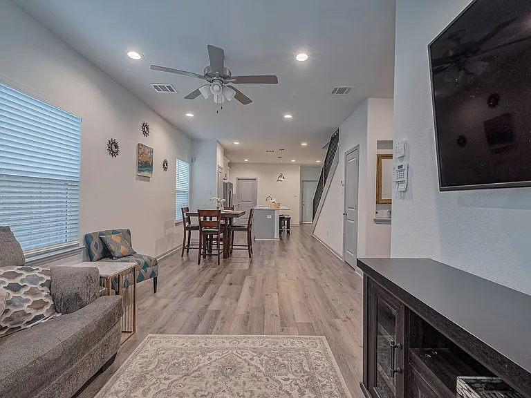 3540 Rebecca St — Photo 4