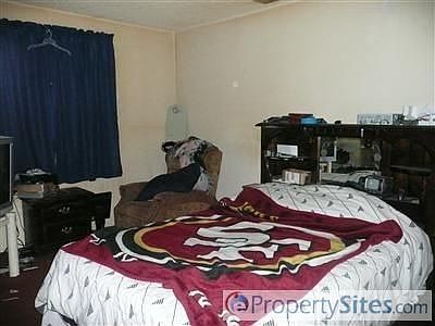 5th image of 527 Elm Ave