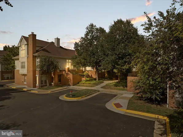 7023 Haycock Rd APT 711, Falls Church, VA 22043
