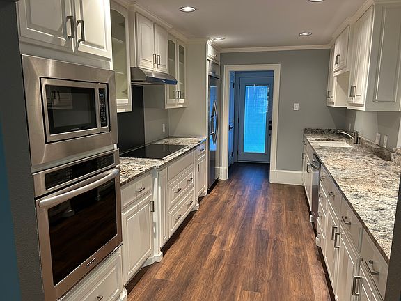 5th image of 7615 Riverbrook Dr