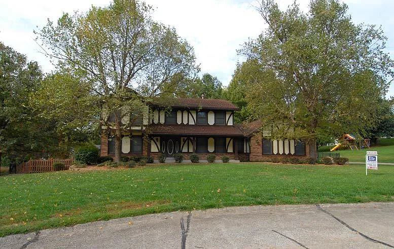 7 Sheffield Ct