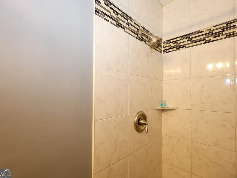2218 Dodson Dr — Photo 24