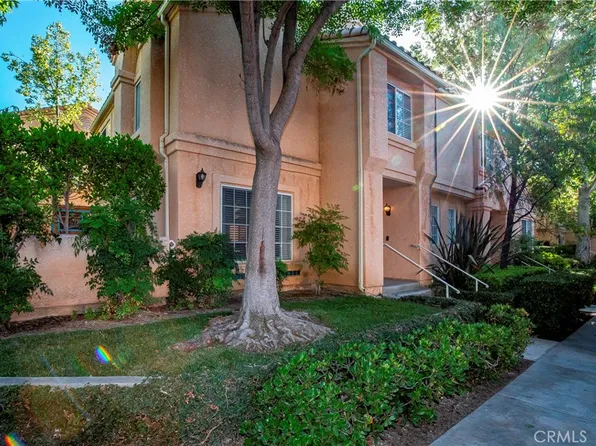 25132 Steinbeck Ave Unit B, Newhall, CA 91381