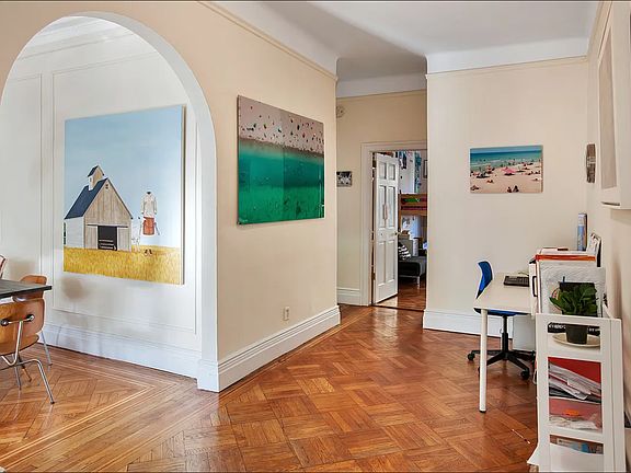2nd image of 240 W 98th St APT 6A