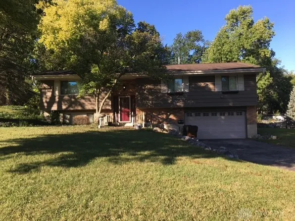 6481 Pine Cone Dr, Dayton, OH 45449