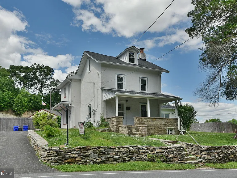 422 Willow Grove Ave — Photo 2