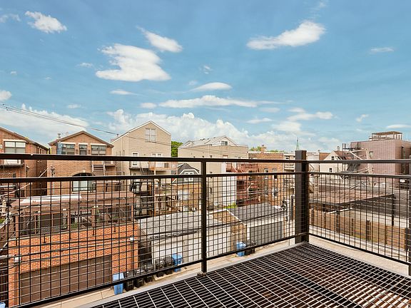 3rd image of 2725-37 N Ashland Ave #2737-3N