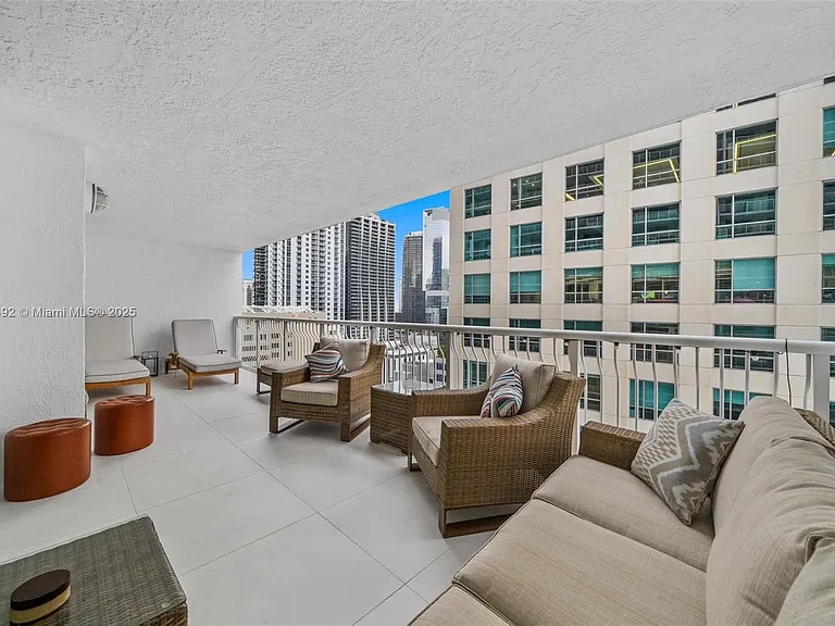 1200 Brickell Bay Dr #2812 — Photo 2
