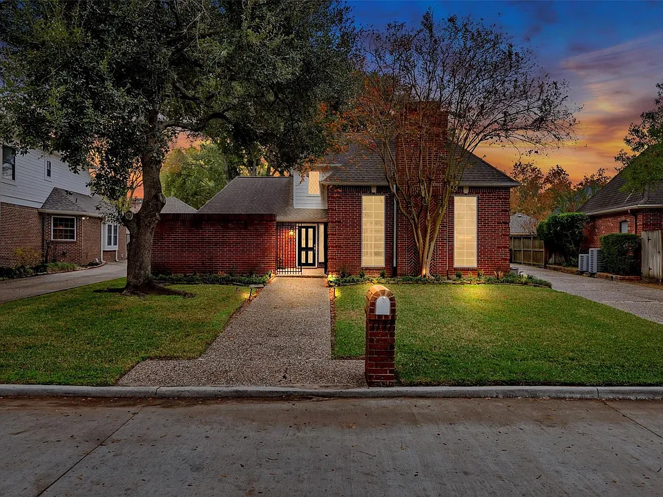 1127 Barkston Dr