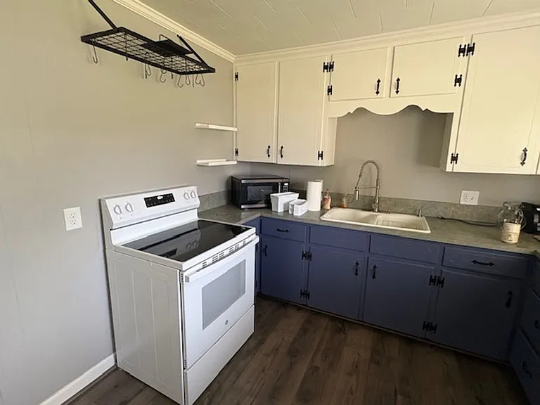 290 Paraham Rd S — Photo 13