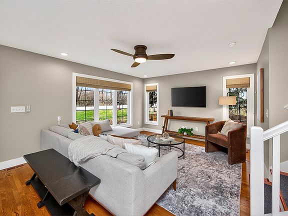 5th image of 4865 Meredith Dr