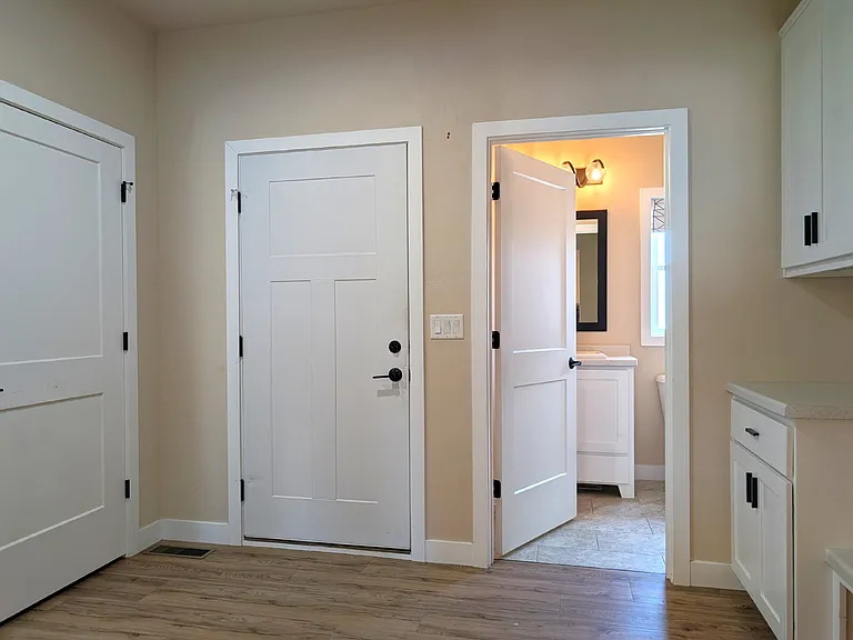 N8739 Connor Cir — Photo 27