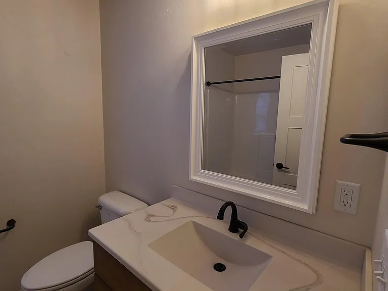 421 Founders Way — Photo 16