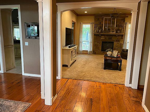 4th image of 2315 Sunnyside Ln