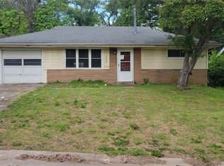 10153 Ventura Dr, Saint Louis, MO 63136