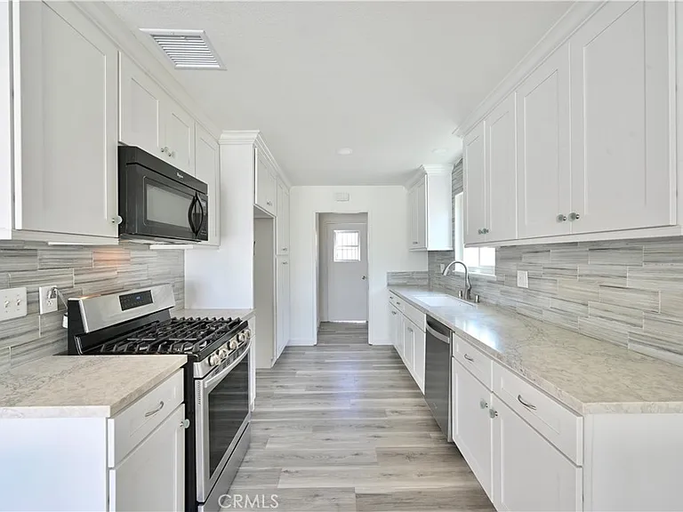 4191 Farquhar Ave — Photo 13