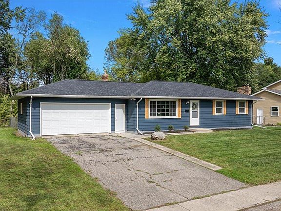 3rd image of 3644 Edinburgh Dr