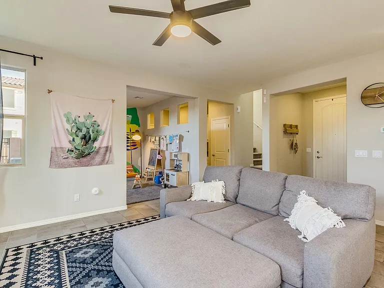 1942 S Sycamore Pl — Photo 8
