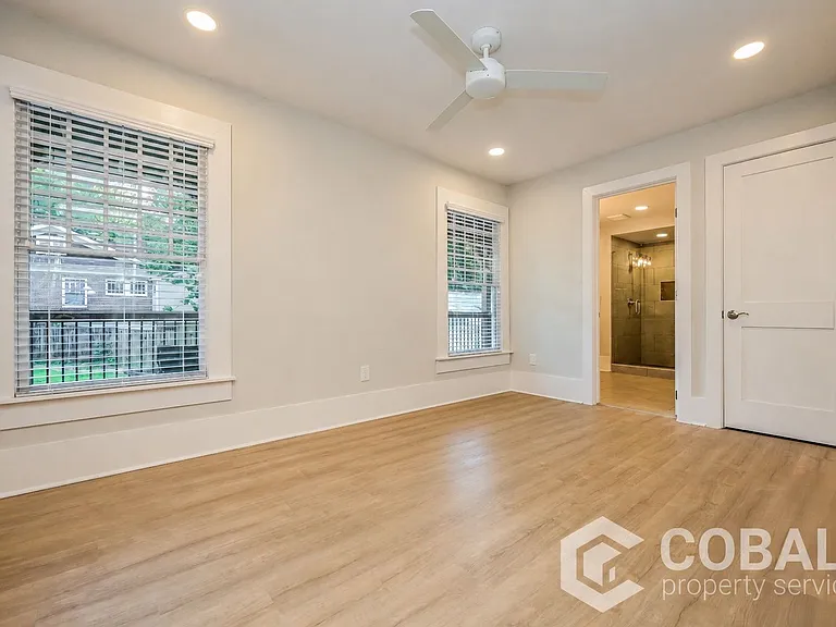 616 Linwood Ave NE #C — Photo 9