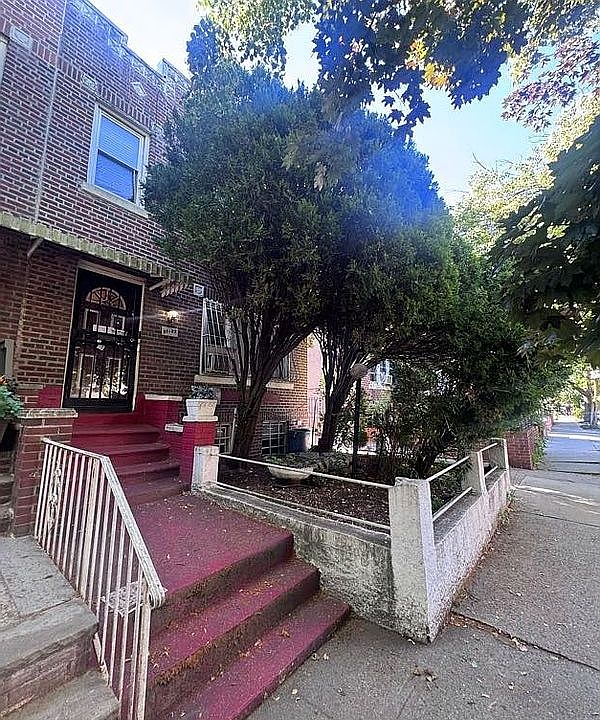 1st image of 3123 99th St