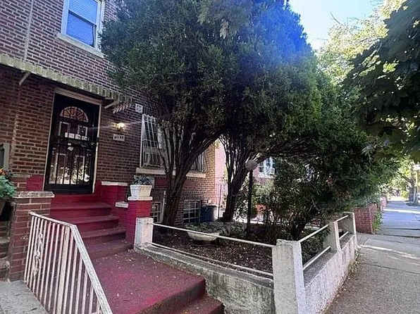 3123 99th St, East Elmhurst, NY 11369